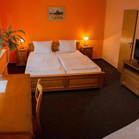 Hotel A Restaurace U Hrncire Kutná Hora Kültér fotó