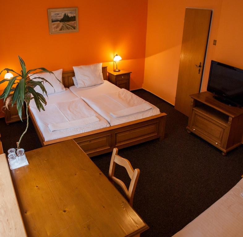 Hotel A Restaurace U Hrncire Kutná Hora Szoba fotó